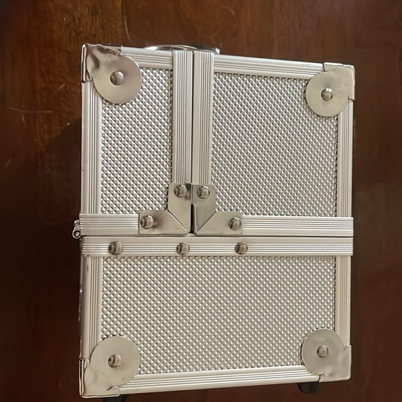 Stainless steel case with numeric lock - Picture 6 of 12